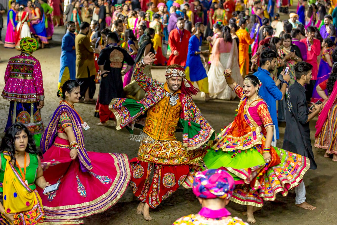 The most colourful Navratri Garba in Gujarat - Travel Photography ...